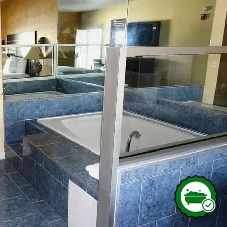Jetted bathtub