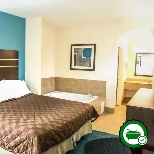 In-room jacuzzi at Days Inn by Wyndham Humble/Houston Intercontinental Airport in Humble