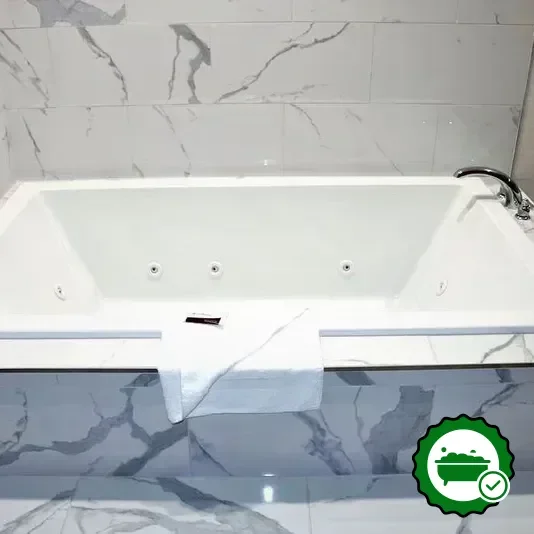 Jetted bathtub