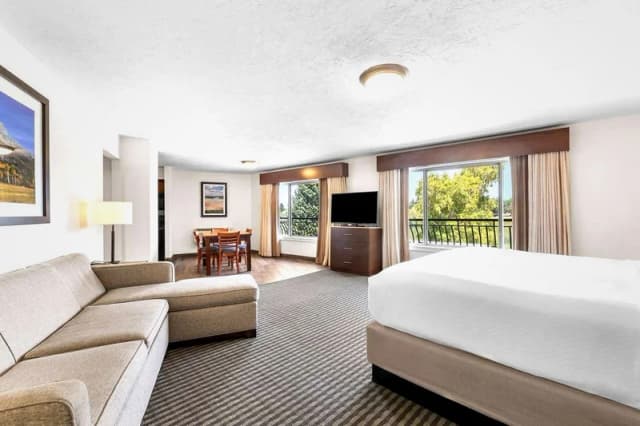 Private in-room hot tub