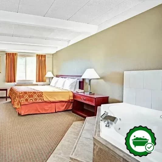 Hotels with jacuzzi in room in Iowa City
