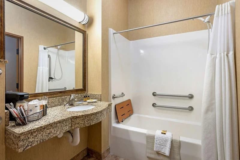 Best Western Plus Capital Inn