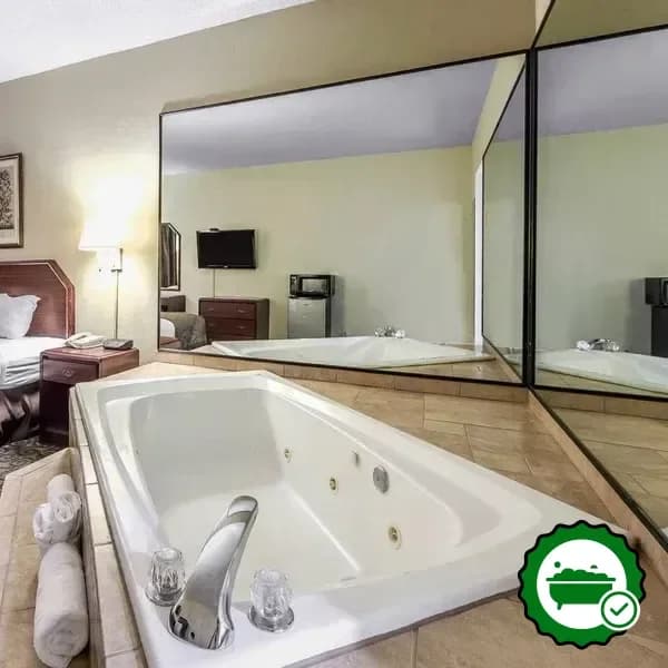 Hotels with jacuzzi in room in Johnson City
