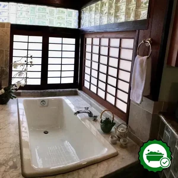 Jetted bathtub