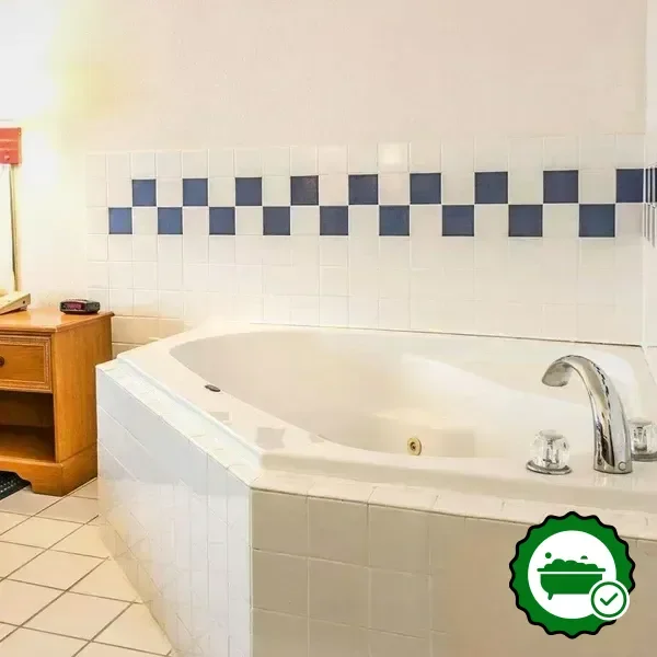 Jetted bathtub