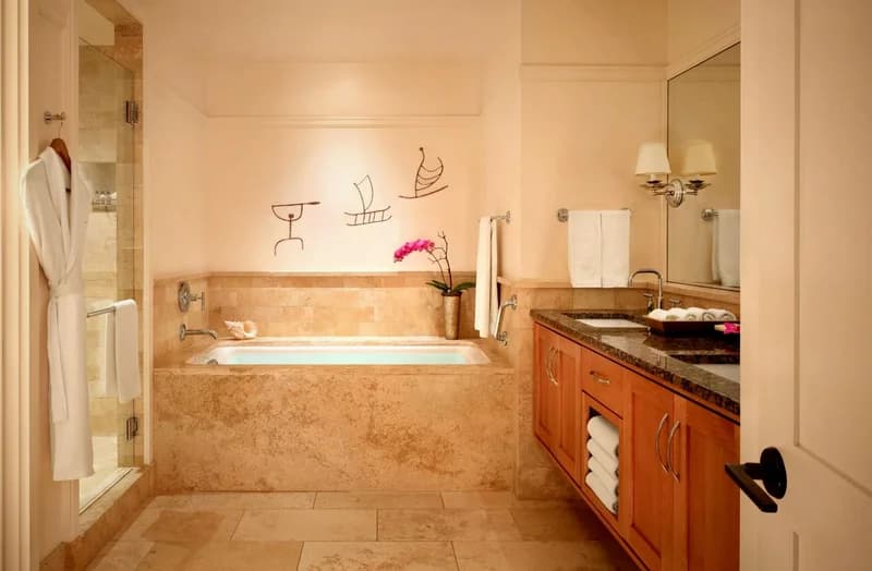 Hotels with jacuzzi in room in Kapalua