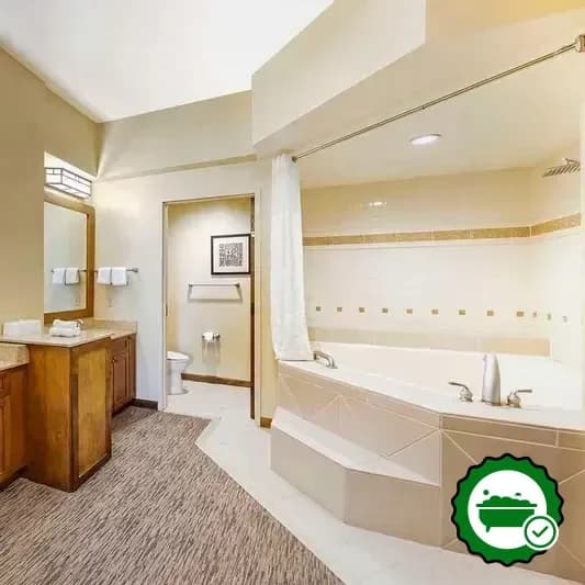 Jetted bathtub