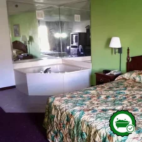 Jetted bathtub