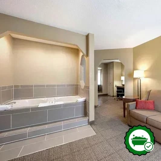Hotels with jacuzzi in room in Lexington
