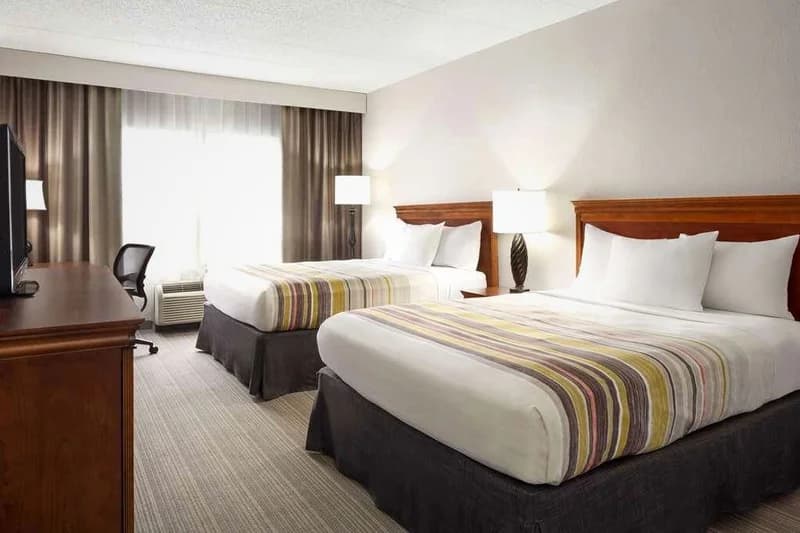 Hotels with jacuzzi in room in Lexington