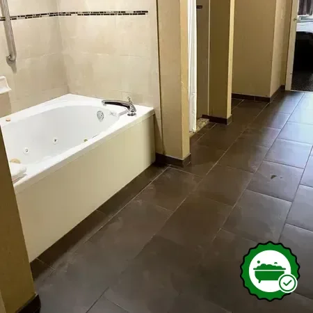 Jetted bathtub