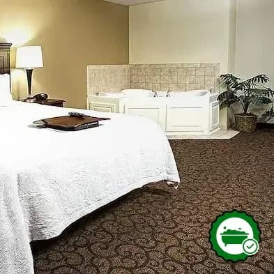 Hotels with jacuzzi in room in Littleton