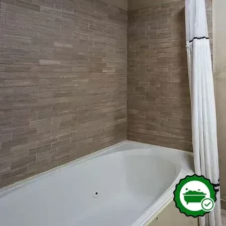Jetted bathtub