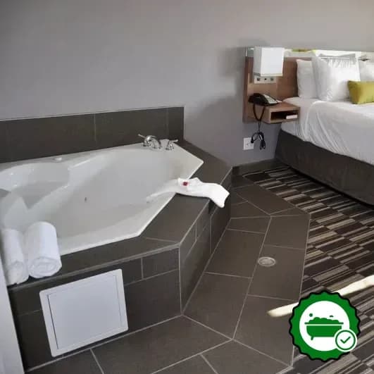 Jetted bathtub