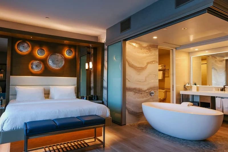 Hotels with jacuzzi in room in Manhattan Beach