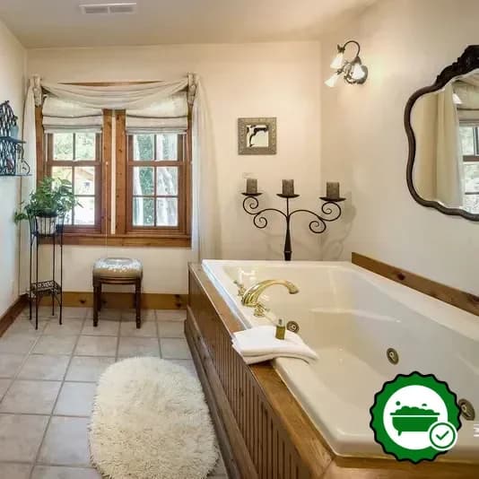 In-room jacuzzi at Sunflower Hill Inn in Moab