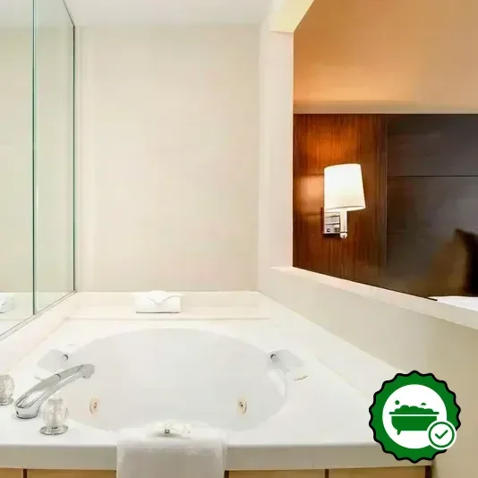 Hotels with jacuzzi in room in Monroe