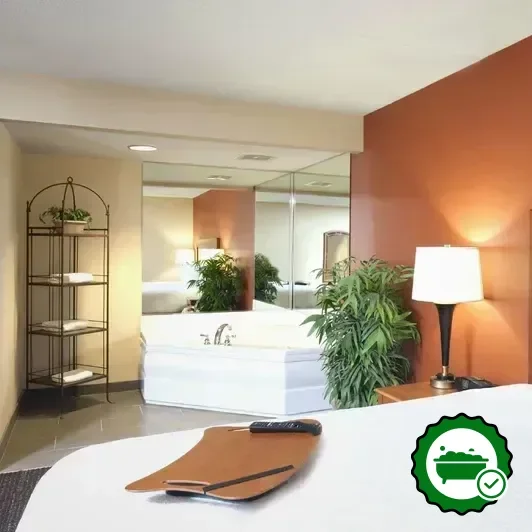 Hotels with jacuzzi in room in Muskegon