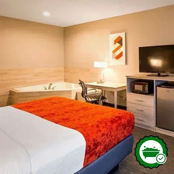 Hotels with jacuzzi in room in New Cumberland