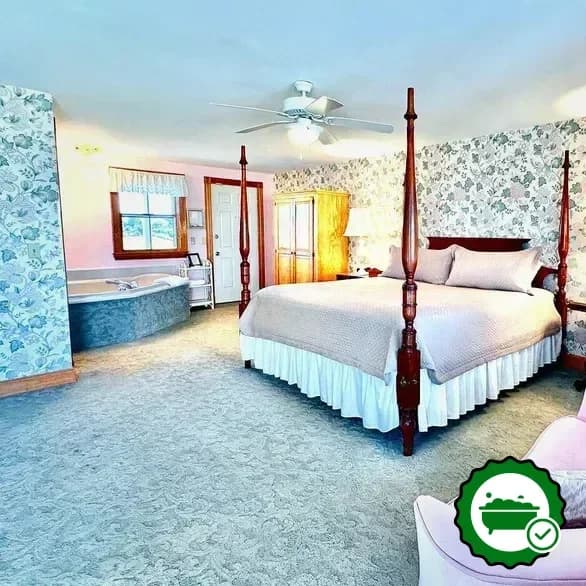 In-room jacuzzi at Rose Farm Inn in New Shoreham, Rhode Island