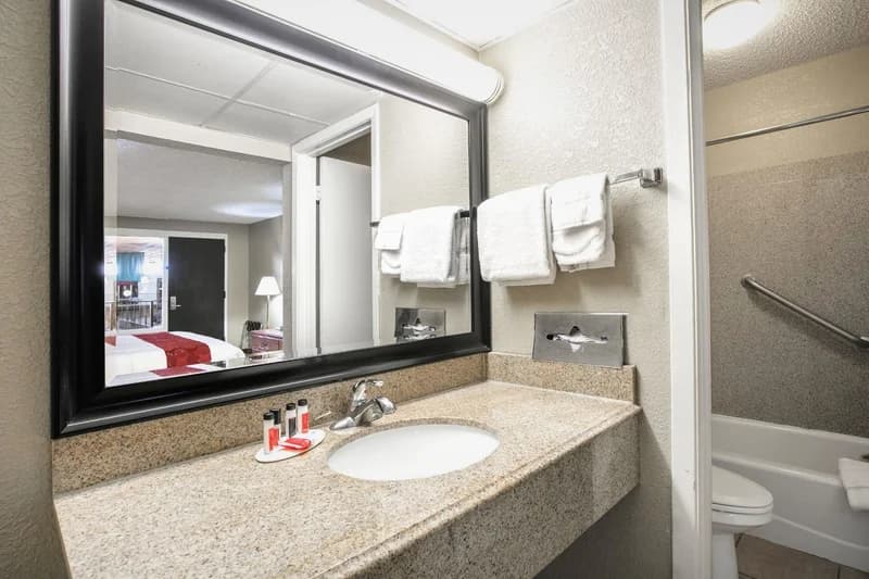 Hotels with jacuzzi in room in Odessa