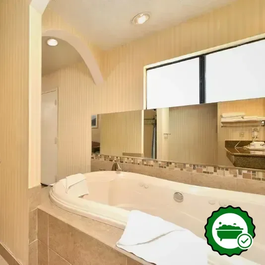 Hotels with jacuzzi in room in Ontario