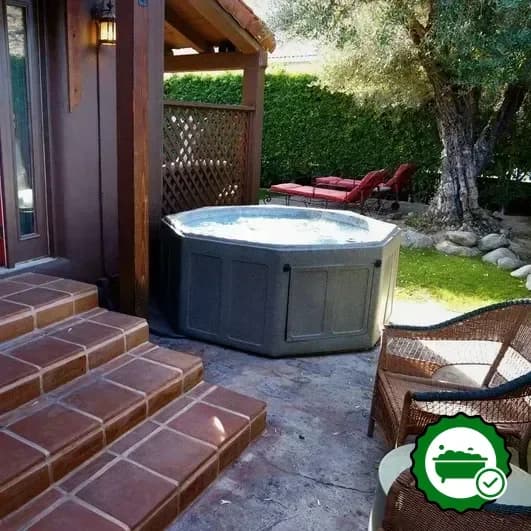Hotels with jacuzzi in room in Palm Springs