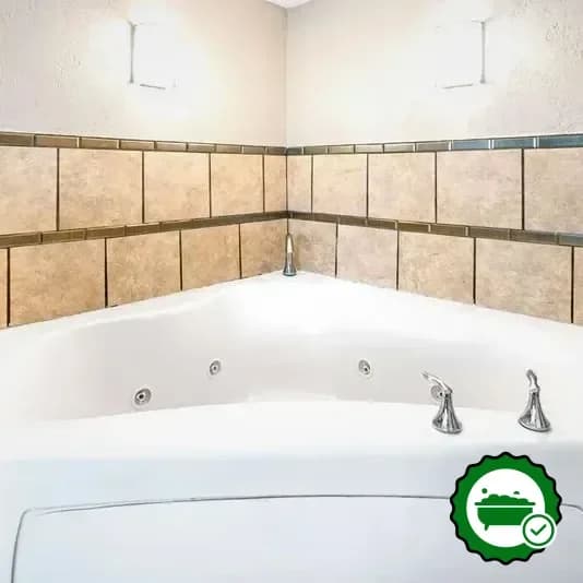Hotels with jacuzzi in room in Pleasantville