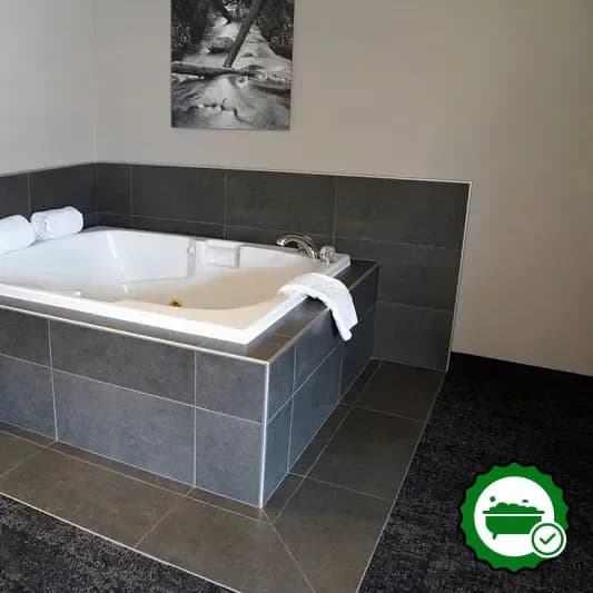 Hotel Ruby Sandpoint | Ponderay