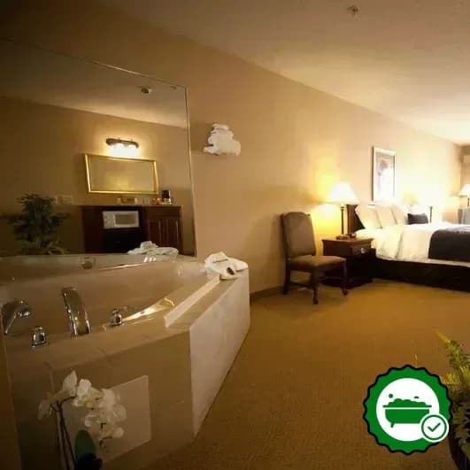 Town & Country Inn and Suites Quincy
