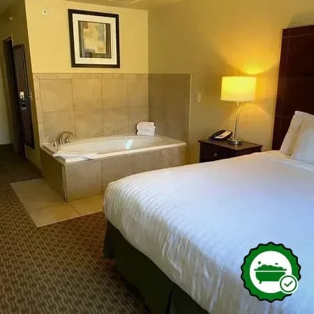 Hotels with jacuzzi in room in Salem