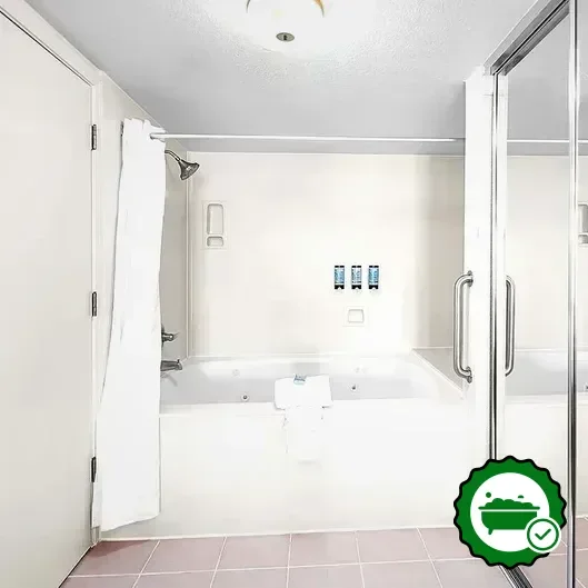 Hotels with jacuzzi in room in San Jose