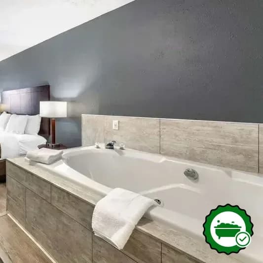 Econo Lodge Inn & Suites South