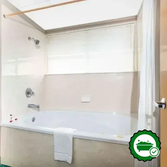 In-room jacuzzi at Super 8 by Wyndham Sevierville Riverside in Sevierville