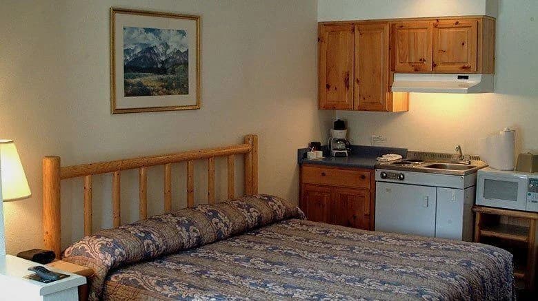 Hotels with jacuzzi in room in Shady Cove