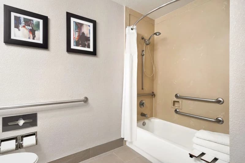 Comfort Suites Shenandoah-The Woodlands