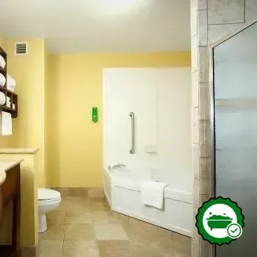 Hotels with jacuzzi in room in Simpsonville