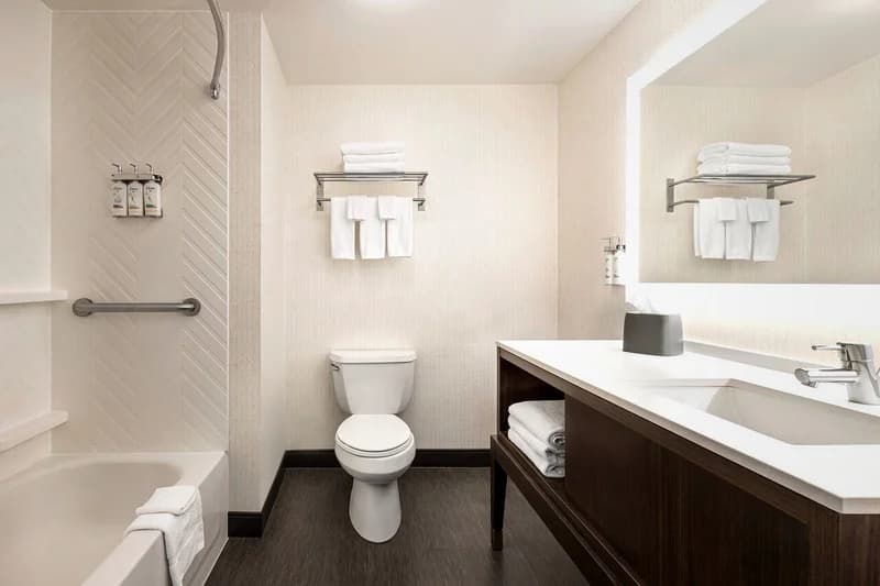 Holiday Inn Cheshire - Southington, an IHG hotel