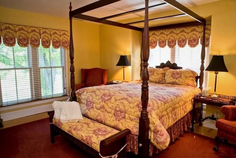 Hotels with jacuzzi in room in St Michaels