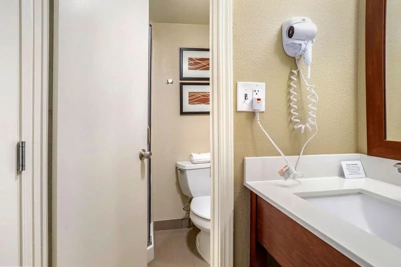 Hotels with jacuzzi in room in Sunnyvale