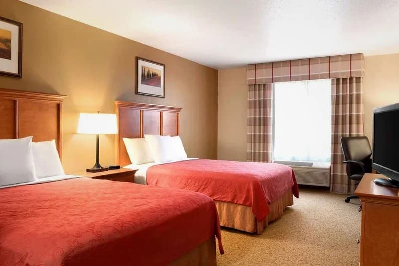 Hotels with jacuzzi in room in Sycamore