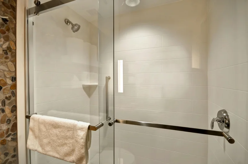 Hotels with jacuzzi in room in Troy