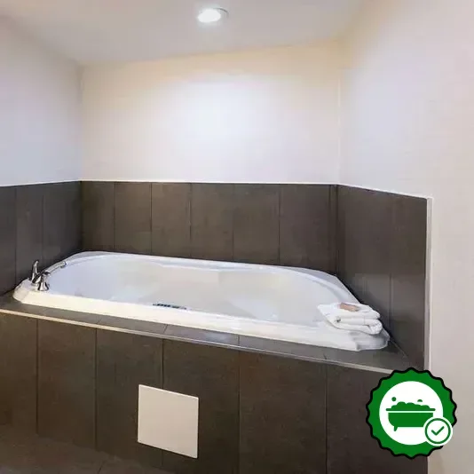 Hotels with jacuzzi in room in Vineland