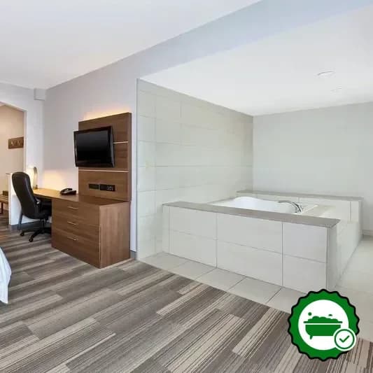 Holiday Inn Express & Suites Warminster - Horsham By IHG