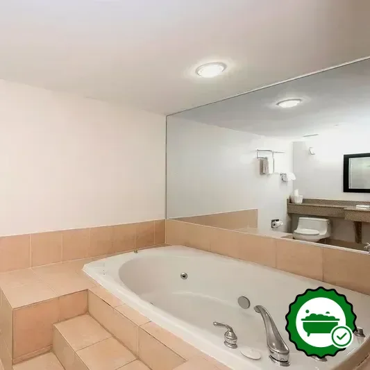 Hotels with jacuzzi in room in Westampton