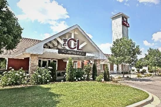 Hotels with jacuzzi in room in Willowbrook