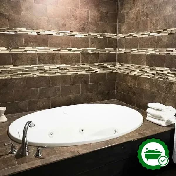 Jetted bathtub