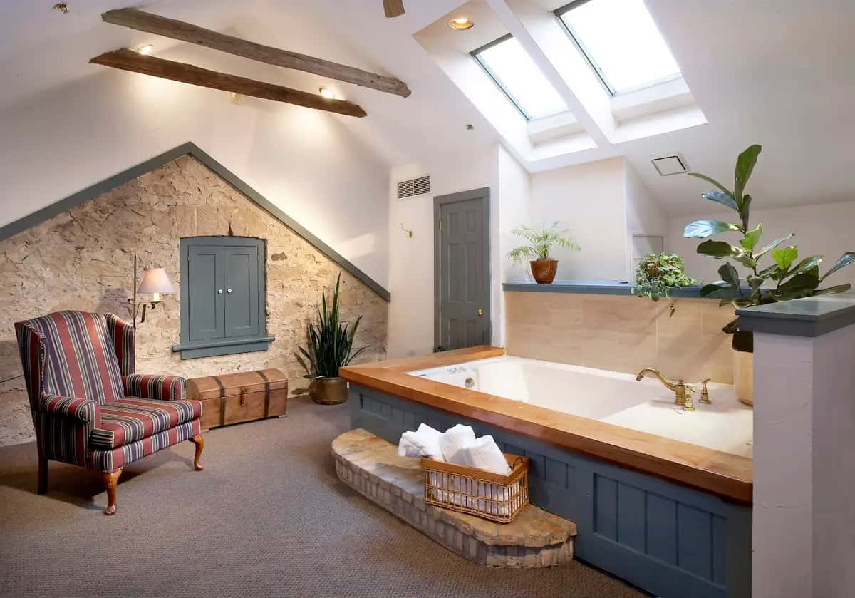 In-room hot tub at Washington House Inn in Cedarburg, WI